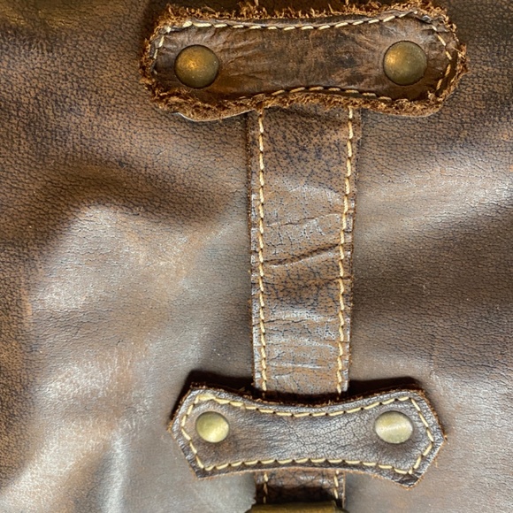 Vintage oversized leather backpack (1980’s) - Picture 9 of 16